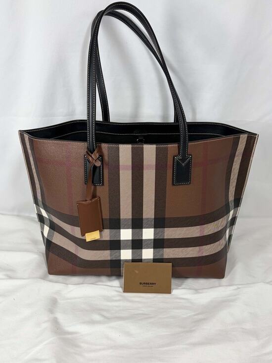 Burberry Handbags - The Burberry Medium Check Tote in Dark Birch Brown SPB JA-369520